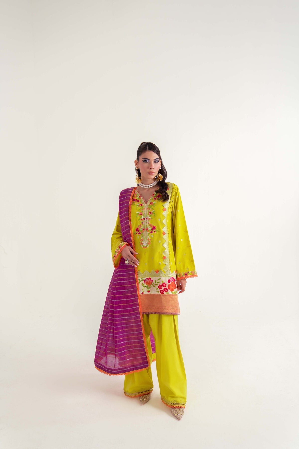 Sable Vogue | Luxury Lawn 25 | SL-04-25-V2 - by - Libasekhas UK - Registered Vendor of : Sable Vogue - 100% Original Designer Dresss
