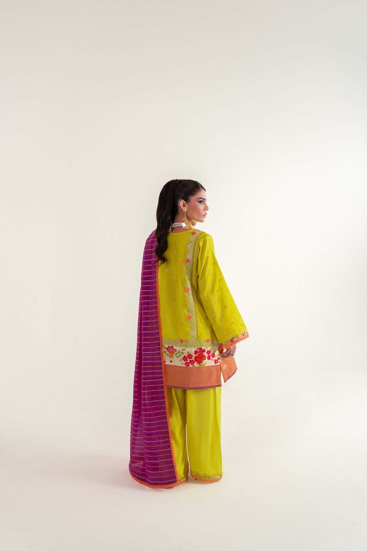 Sable Vogue | Luxury Lawn 25 | SL-04-25-V2 - by - Libasekhas UK - Registered Vendor of : Sable Vogue - 100% Original Designer Dresss
