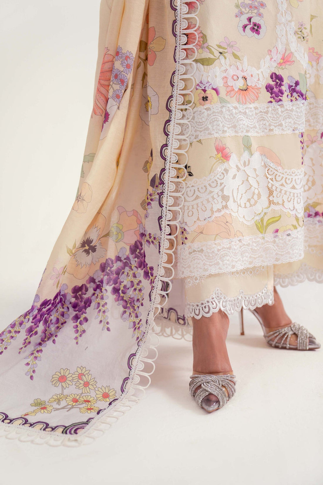 Sable Vogue | Luxury Lawn 25 | SL-05-25-V2 - by - Libasekhas UK - Registered Vendor of : Sable Vogue - 100% Original Designer Dresss