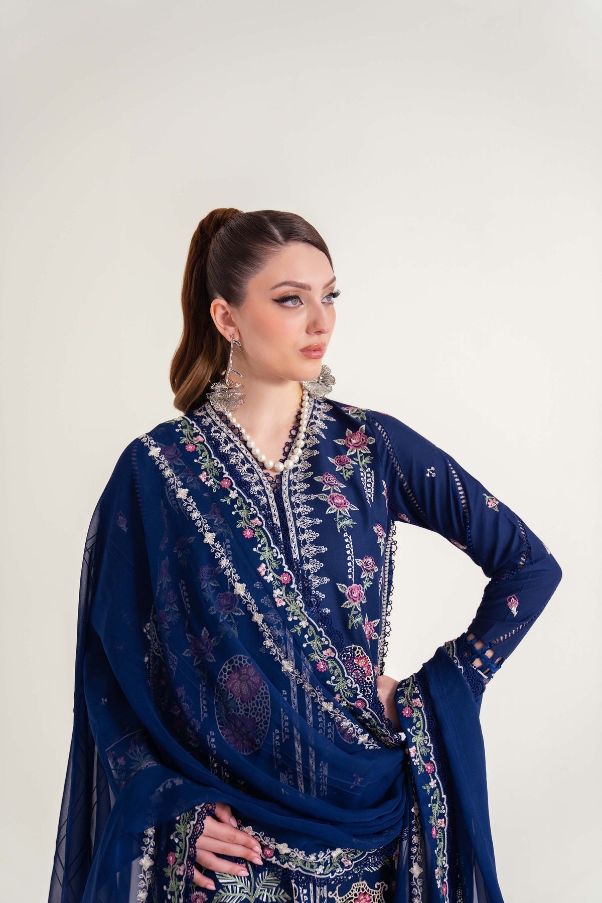 Sable Vogue | Luxury Lawn 25 | SL-07-25-V2 - by - Libasekhas UK - Registered Vendor of : Sable Vogue - 100% Original Designer Dresss