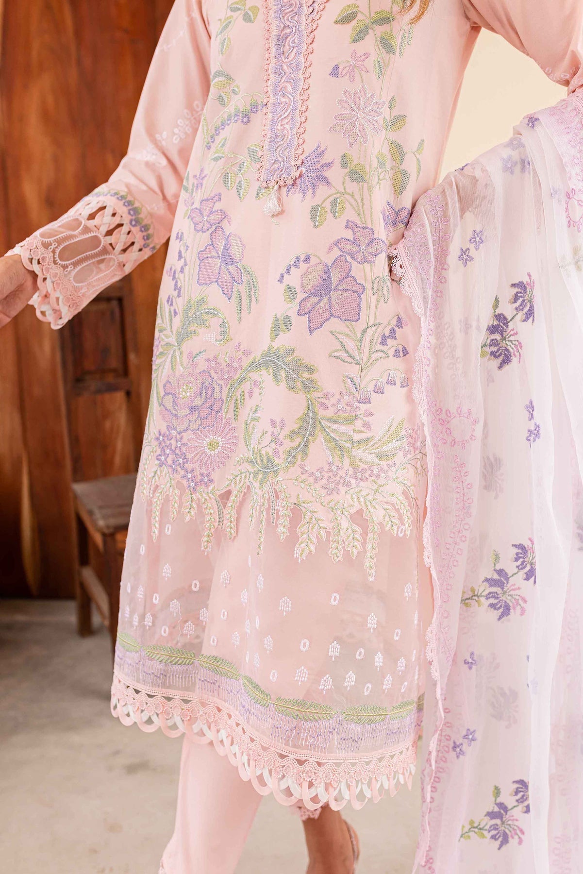 Sable Vogue | Shiree Lawn 24 | Rose Garden - by - Libasekhas UK - Registered Vendor of : Sable Vogue - 100% Original Designer Dresss