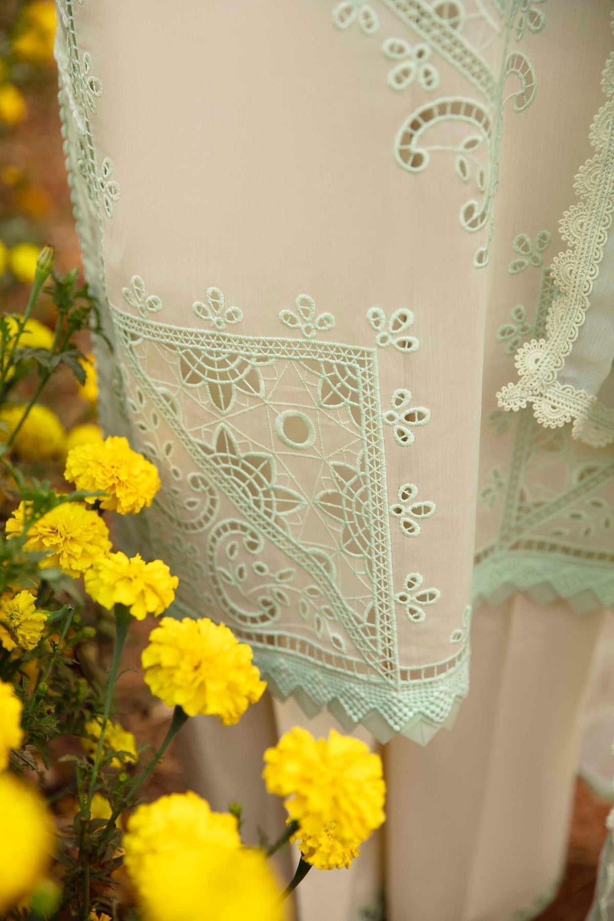 Sable Vogue | Luxury Lawn 24 | Nisa - by - Libasekhas UK - Registered Vendor of : Sable Vogue - 100% Original Designer Dresss