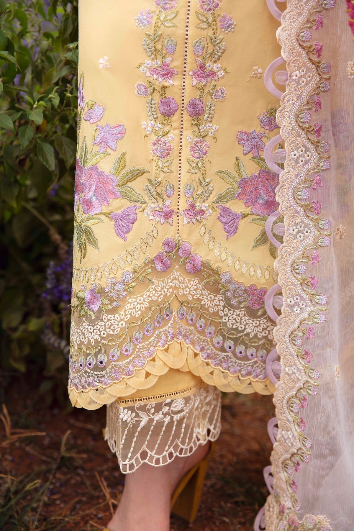 Sable Vogue | Luxury Lawn 24 | Maye - by - Libasekhas UK - Registered Vendor of : Sable Vogue - 100% Original Designer Dresss