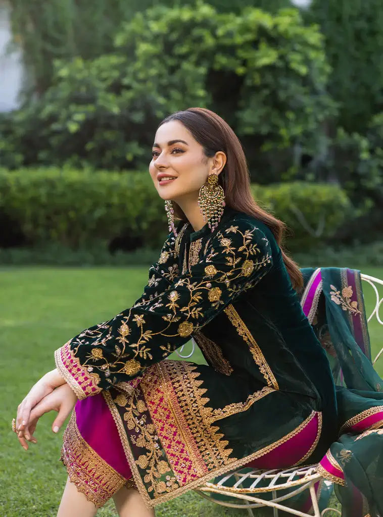 Zainab Chottani | Stitched Velvet 2022 | Pareeshay - by - Libasekhas UK - Registered Vendor of : Zainab Chottani - 100% Original Designer Dresss