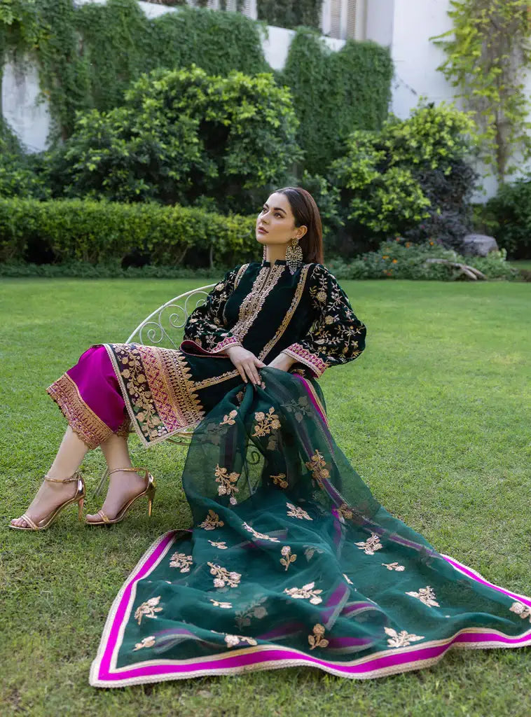 Zainab Chottani | Stitched Velvet 2022 | Pareeshay - by - Libasekhas UK - Registered Vendor of : Zainab Chottani - 100% Original Designer Dresss