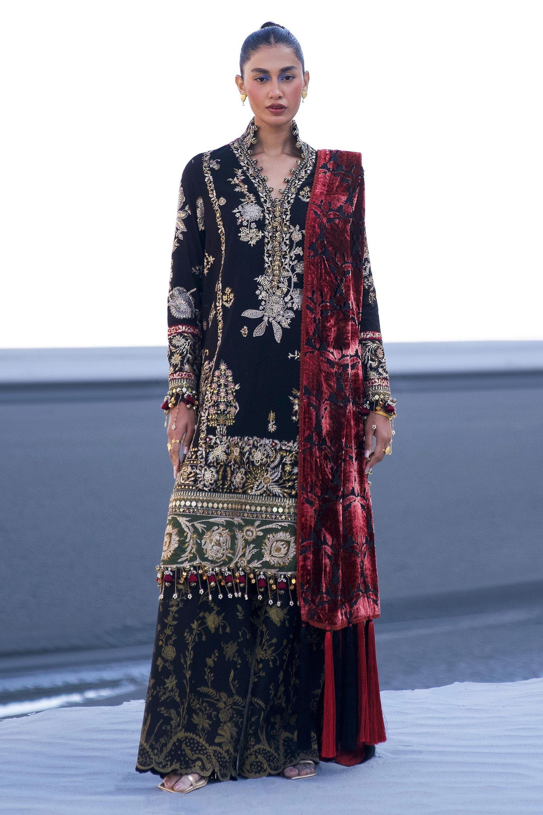 Sana Safinaz | Winter Shawl 24 | S241-001A-3CP - Libasekhas