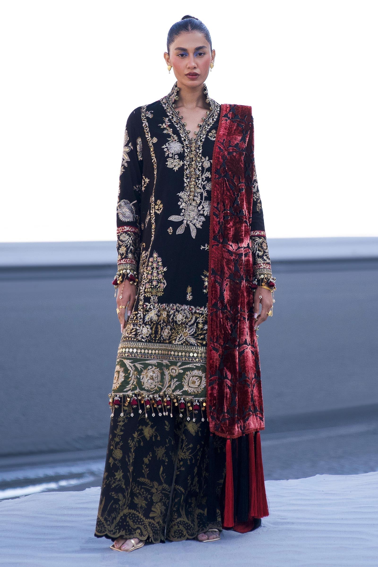 Sana Safinaz | Winter Shawl 24 | S241-001A-3CP - Libasekhas