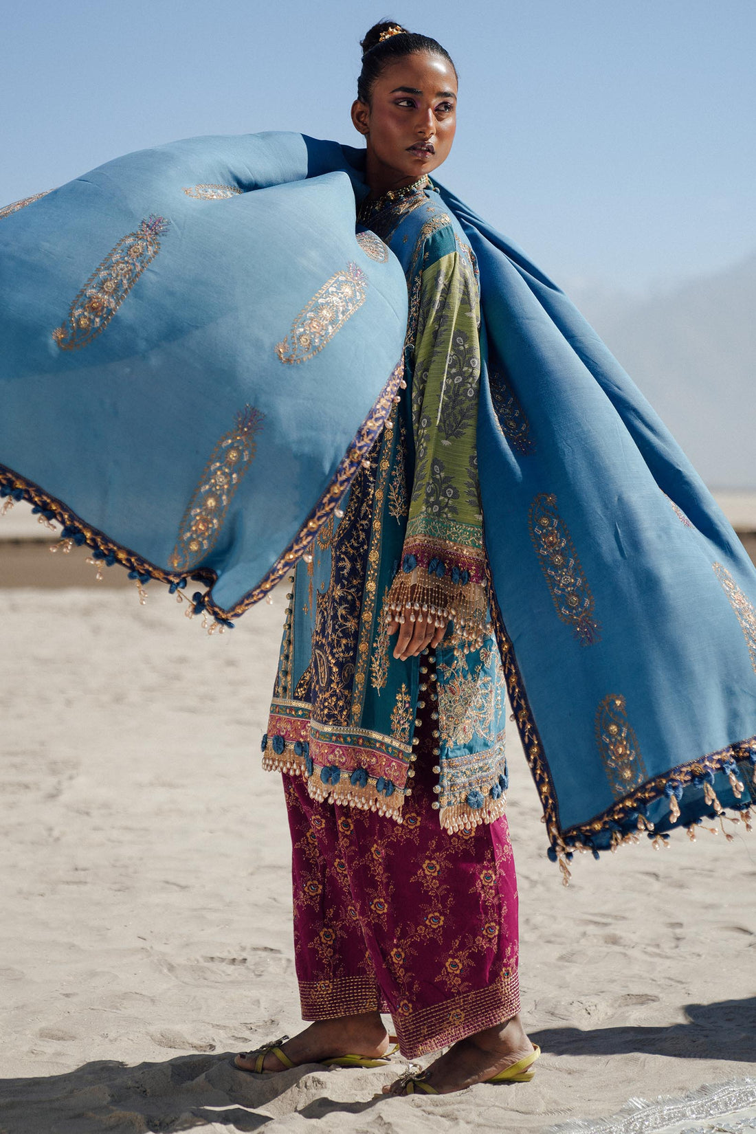 Sana Safinaz | Winter Shawl 24 | S241-002B-3CP - Libasekhas