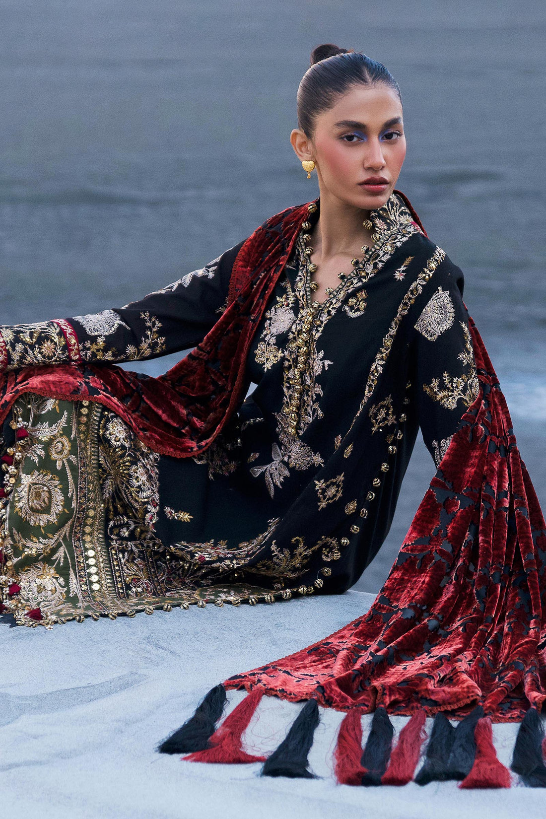 Sana Safinaz | Winter Shawl 24 | S241-001A-3CP - Libasekhas
