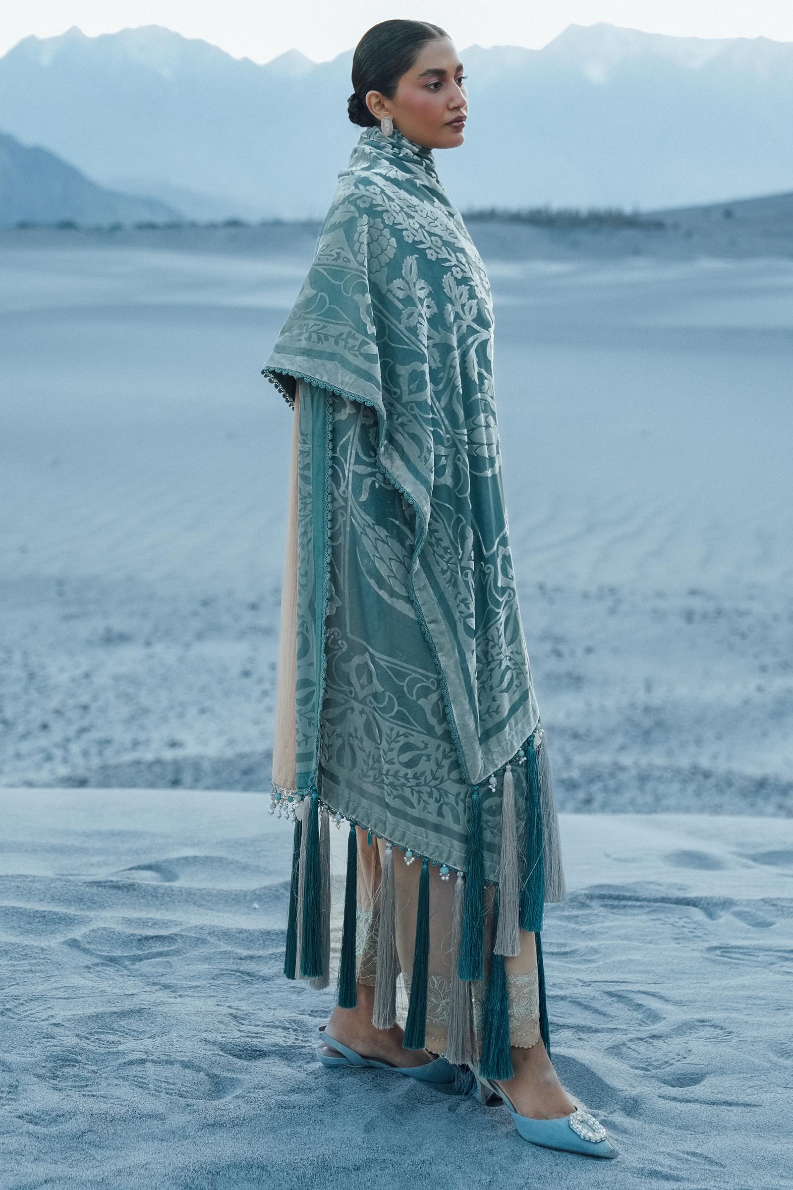 Sana Safinaz | Winter Shawl 24 | S241-005B-3CP - Libasekhas