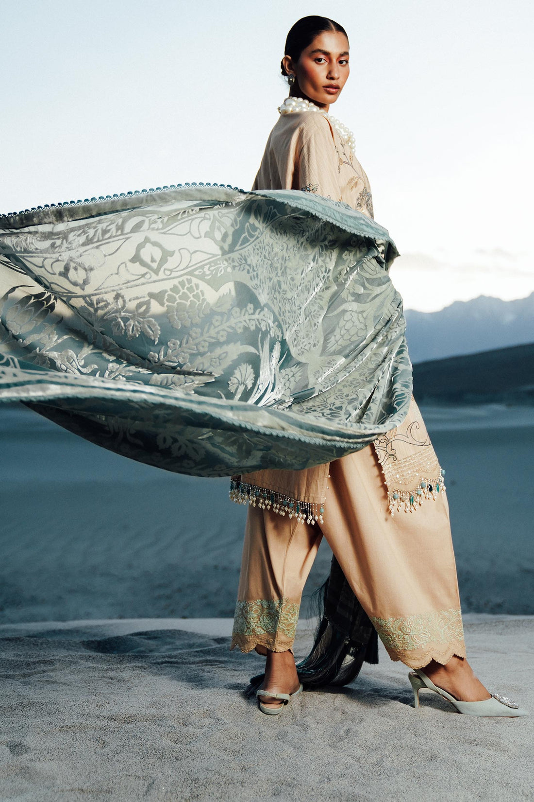 Sana Safinaz | Winter Shawl 24 | S241-005B-3CP - Libasekhas