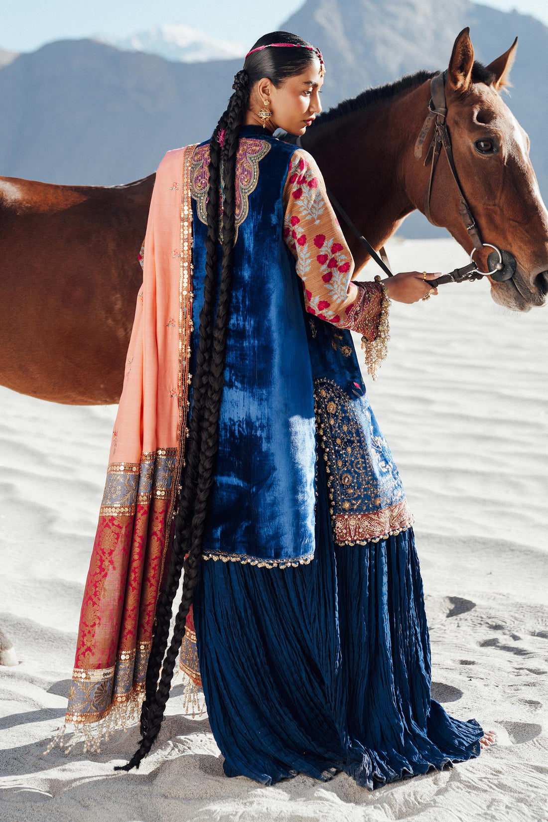 Sana Safinaz | Winter Shawl 24 | Velvet V241-001-3CP - Libasekhas