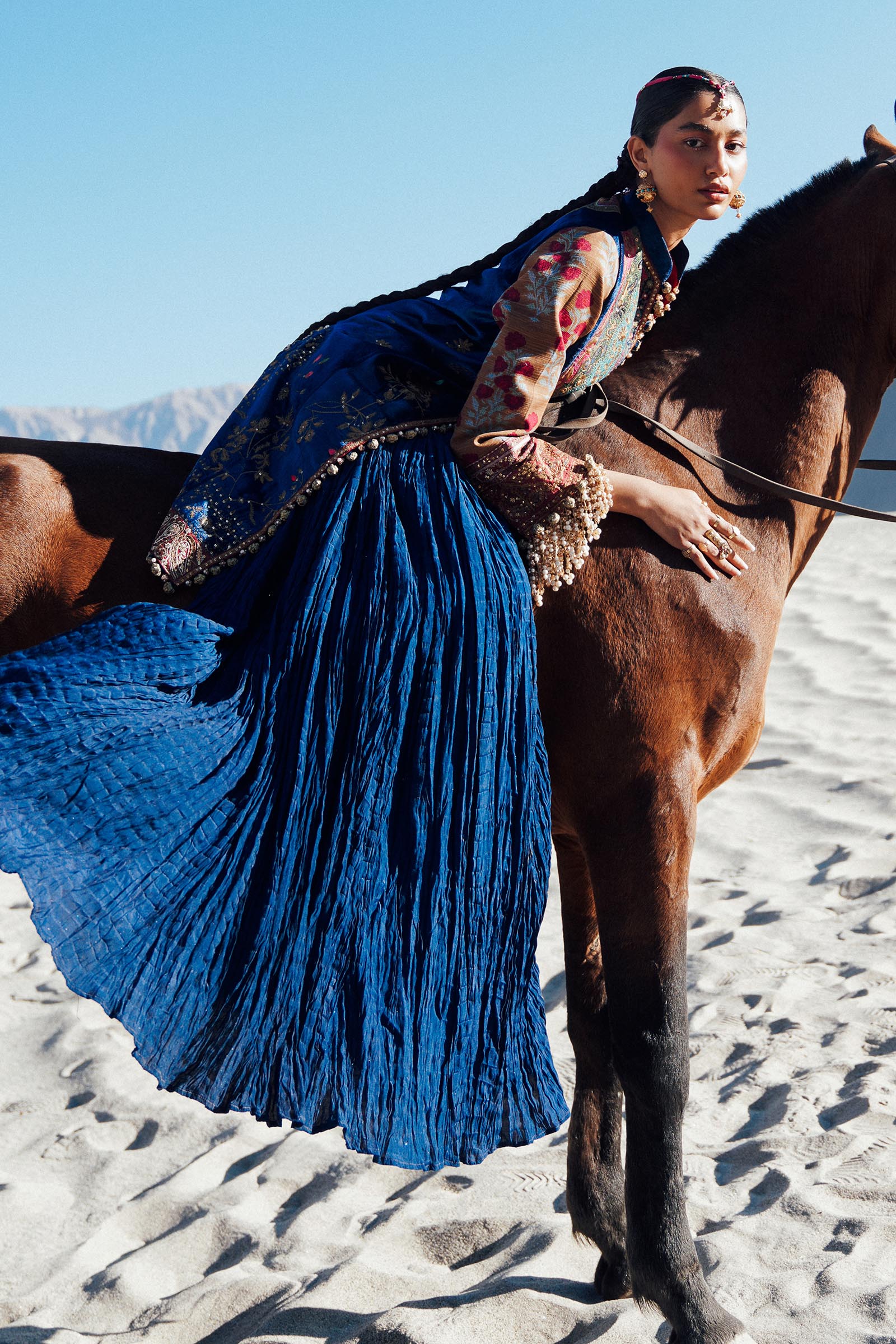 Sana Safinaz | Winter Shawl 24 | Velvet V241-001-3CP - Libasekhas