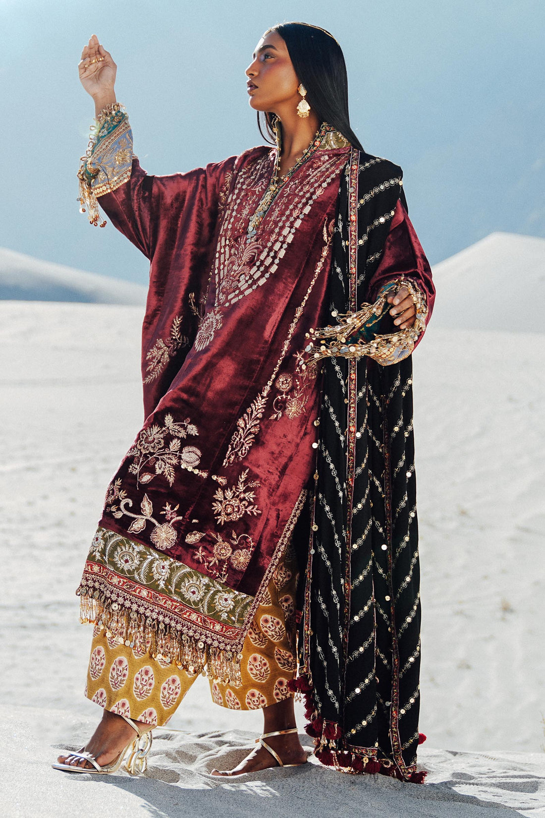 Sana Safinaz | Winter Shawl 24 | Velvet V241-002-3CP - Libasekhas