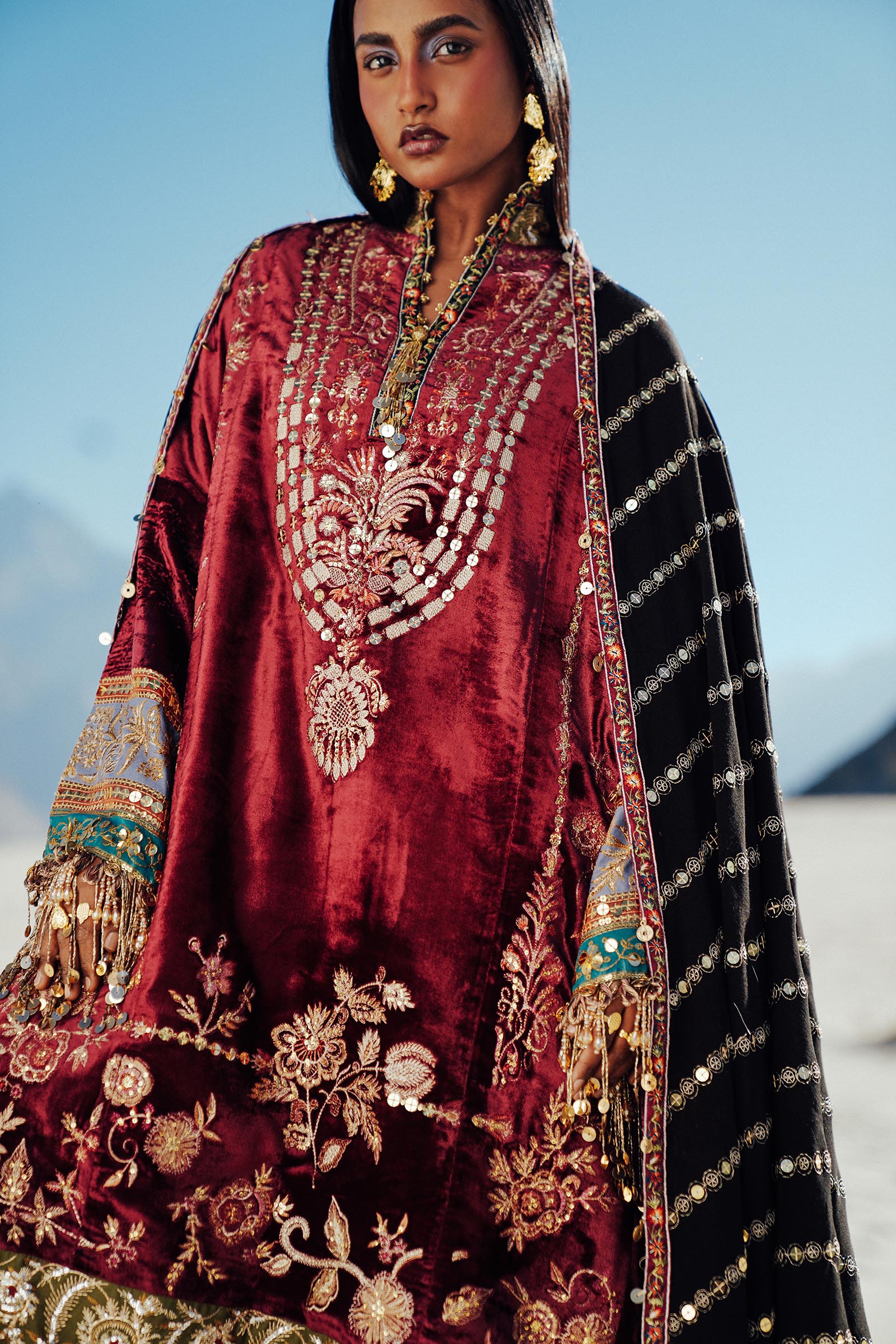 Sana Safinaz | Winter Shawl 24 | Velvet V241-002-3CP - Libasekhas