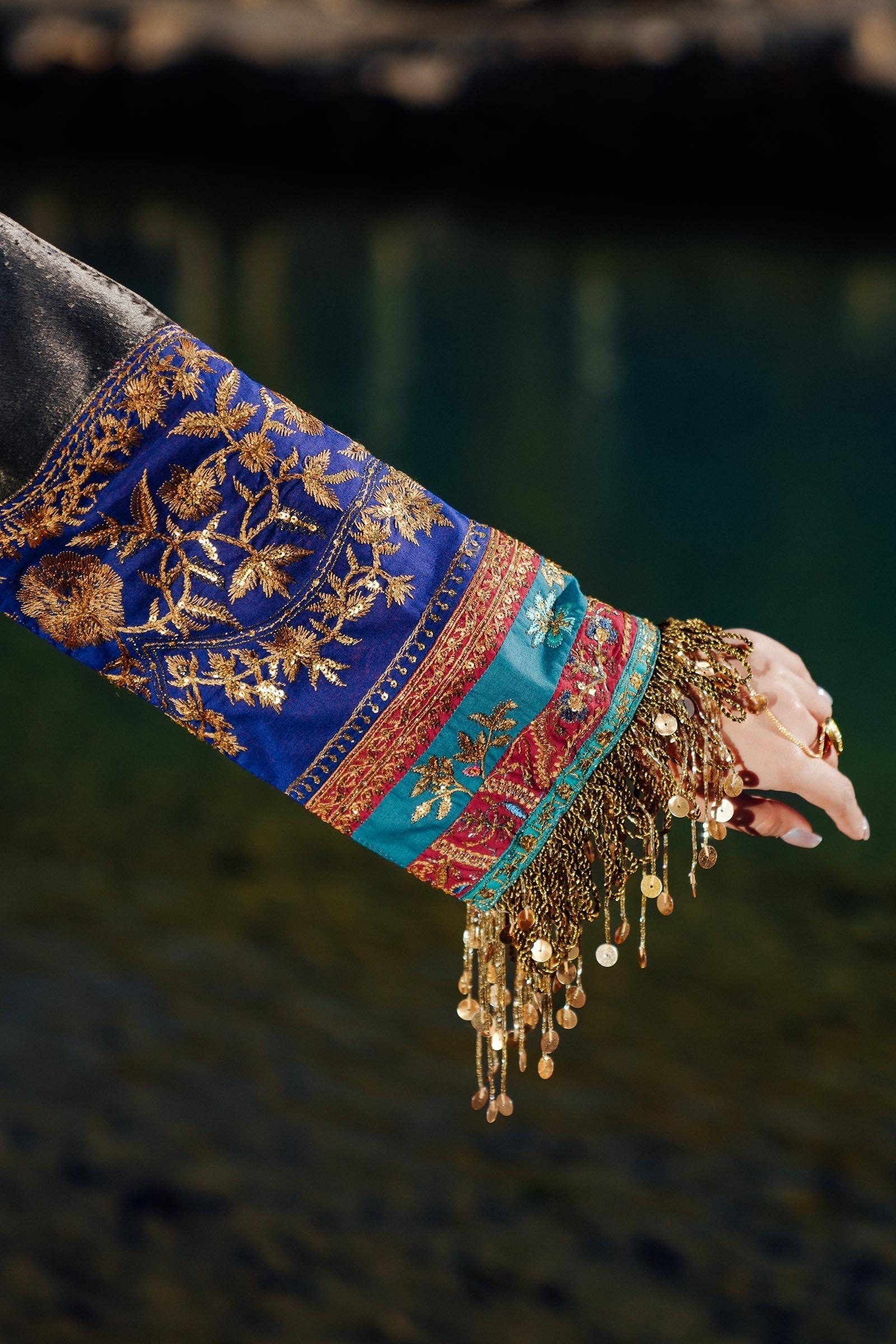 Sana Safinaz | Winter Shawl 24 | Velvet V241-004-3CP - Libasekhas