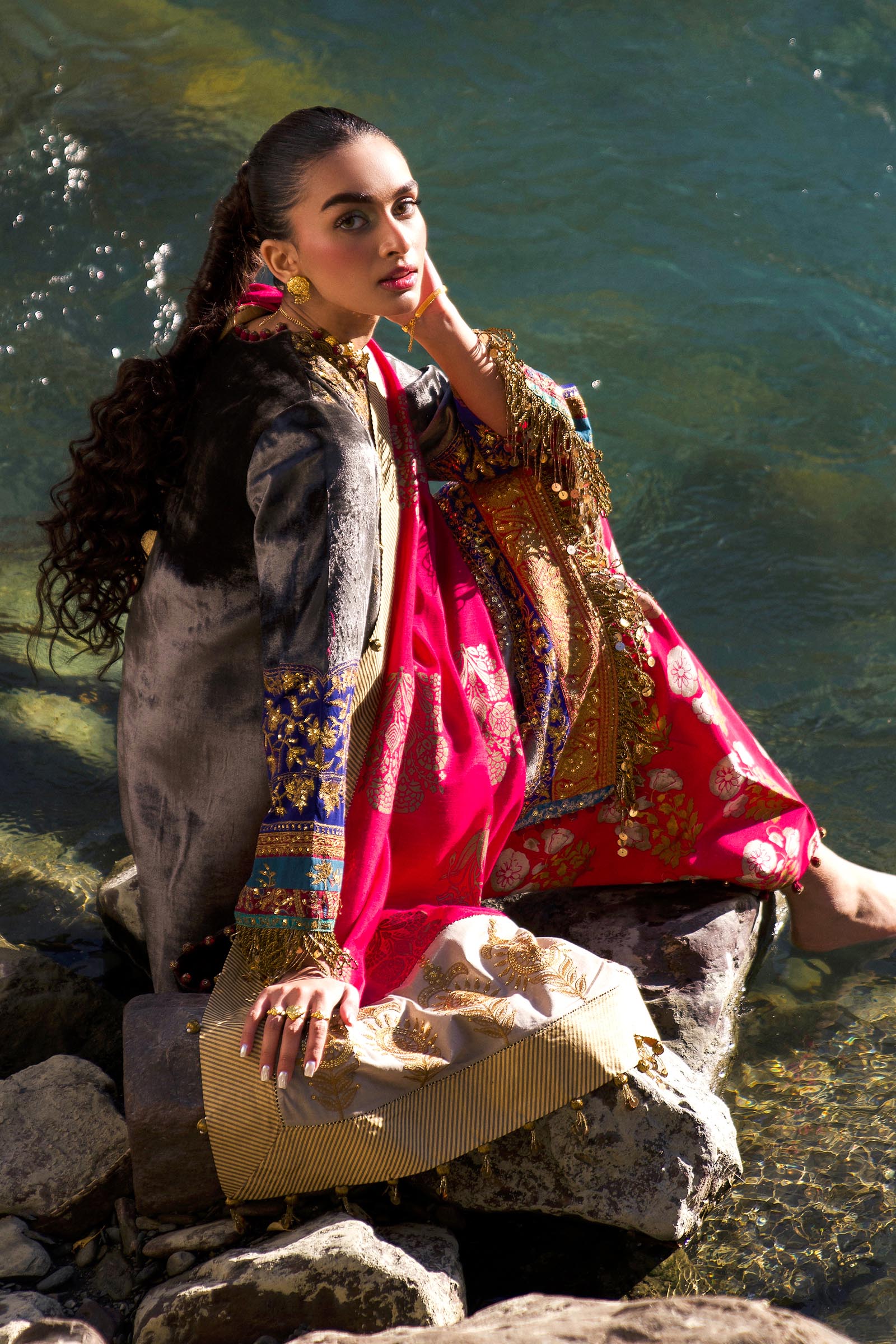 Sana Safinaz | Winter Shawl 24 | Velvet V241-004-3CP - Libasekhas