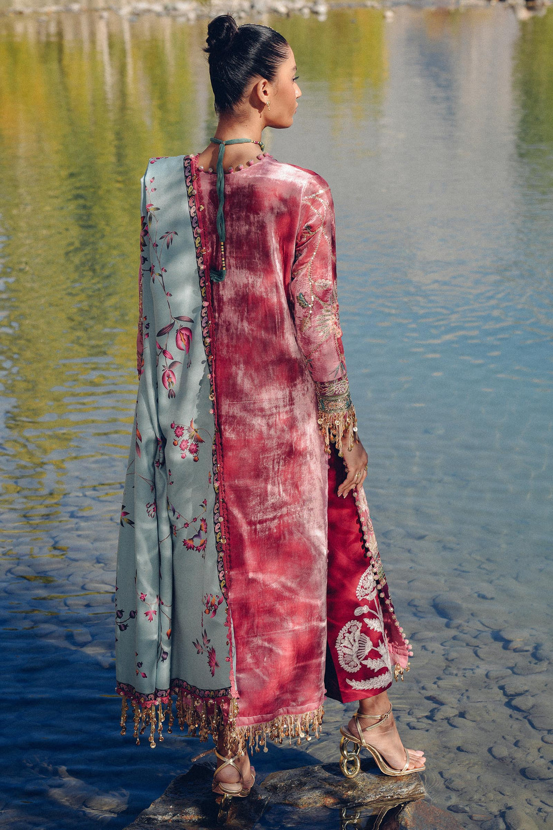 Sana Safinaz | Winter Shawl 24 | Velvet V241-005-3CP - Libasekhas