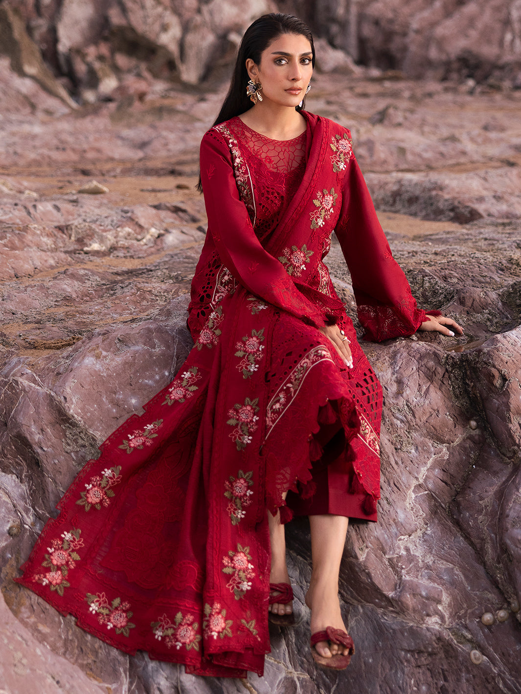 Mahnur | Sirena Luxury Lawn 25 | Scarlett - by - Libasekhas UK - Registered Vendor of : Mahnur - 100% Original Designer Dresss