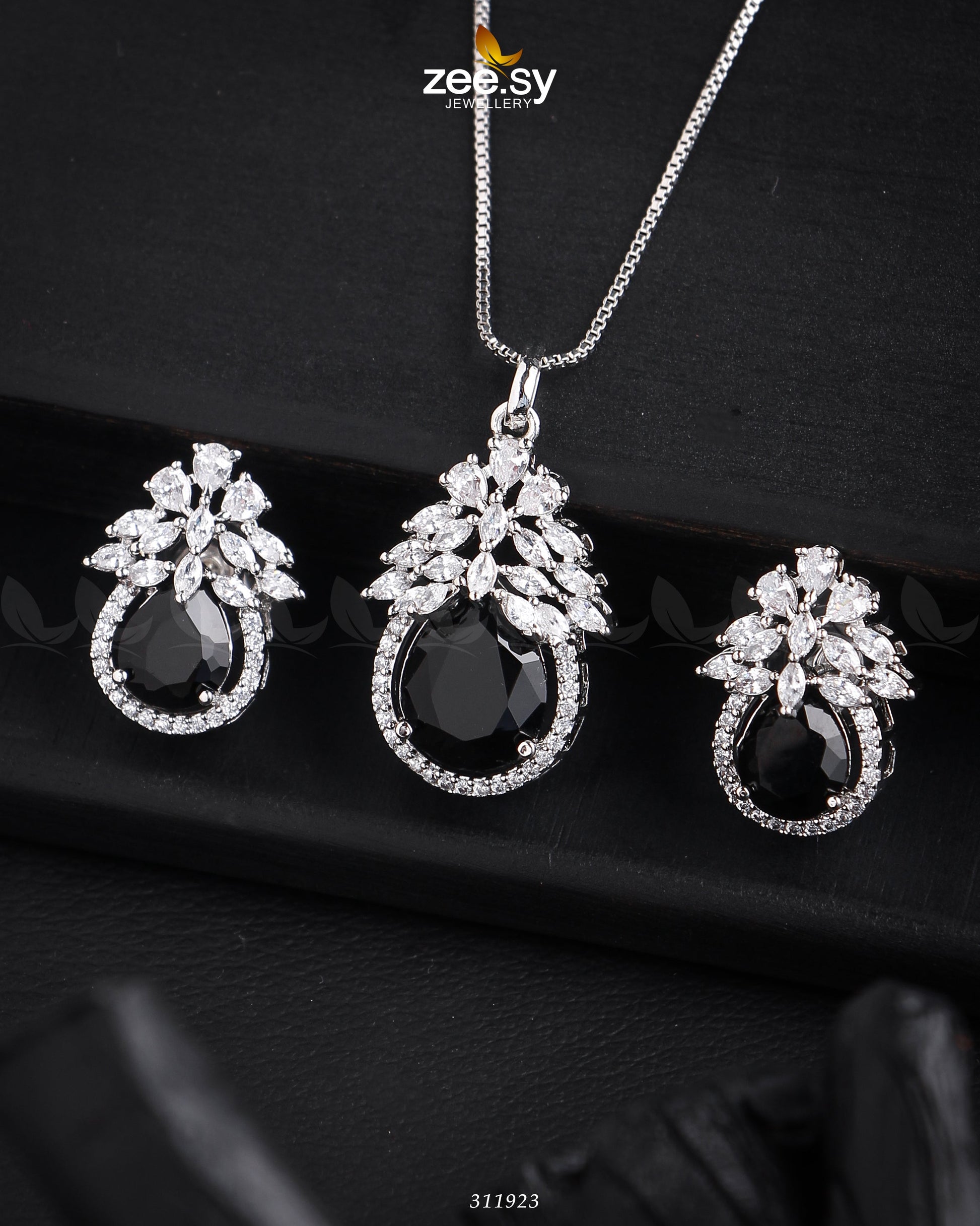 Zara's Pendant Set - by - Libasekhas UK - Registered Vendor of : Zeesy - 100% Original Designer Dresss