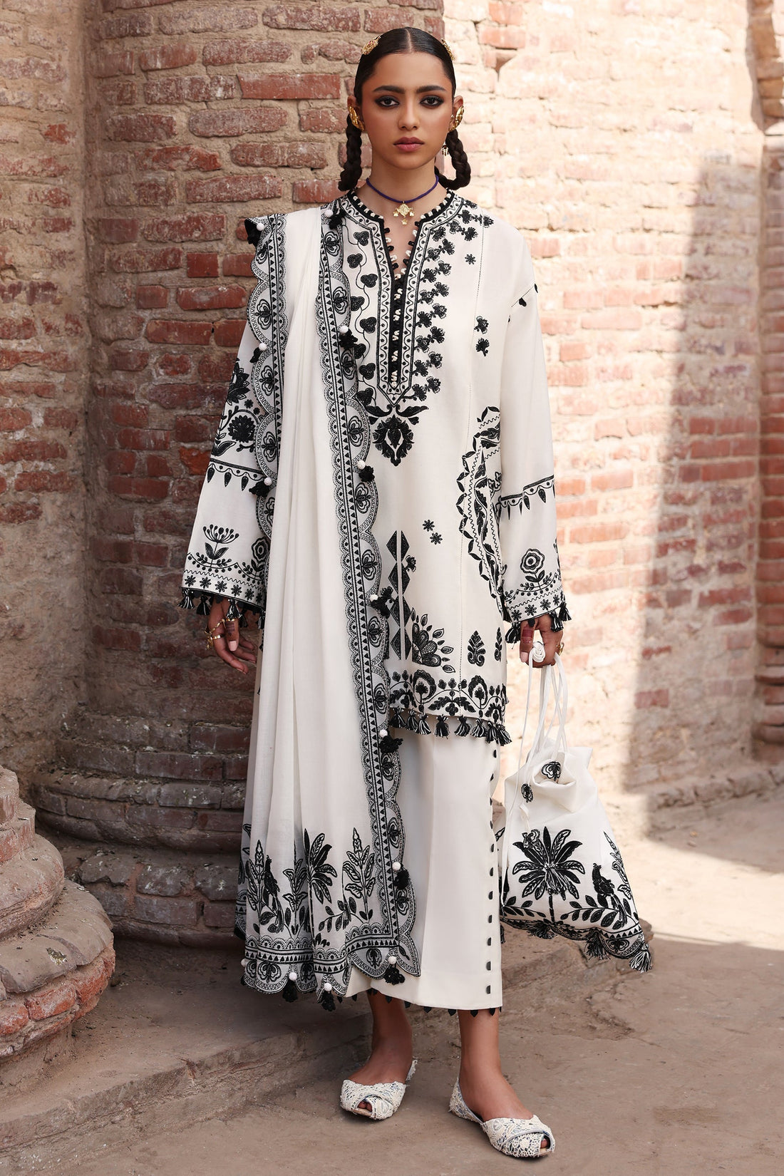 Zaha | Festive Lawn 25 | ZARMINA (ZF-25-08) - by - Libasekhas UK - Registered Vendor of : Zaha - 100% Original Designer Dresss