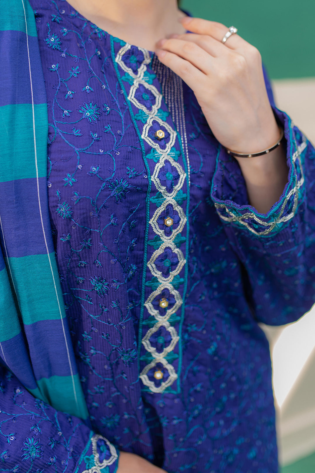 Zellbury | Summer Pret | Embroidered Kurta Dupatta Trouser - 2004 - by - Libasekhas UK - Registered Vendor of : Zellbury Women - 100% Original Designer Dresss