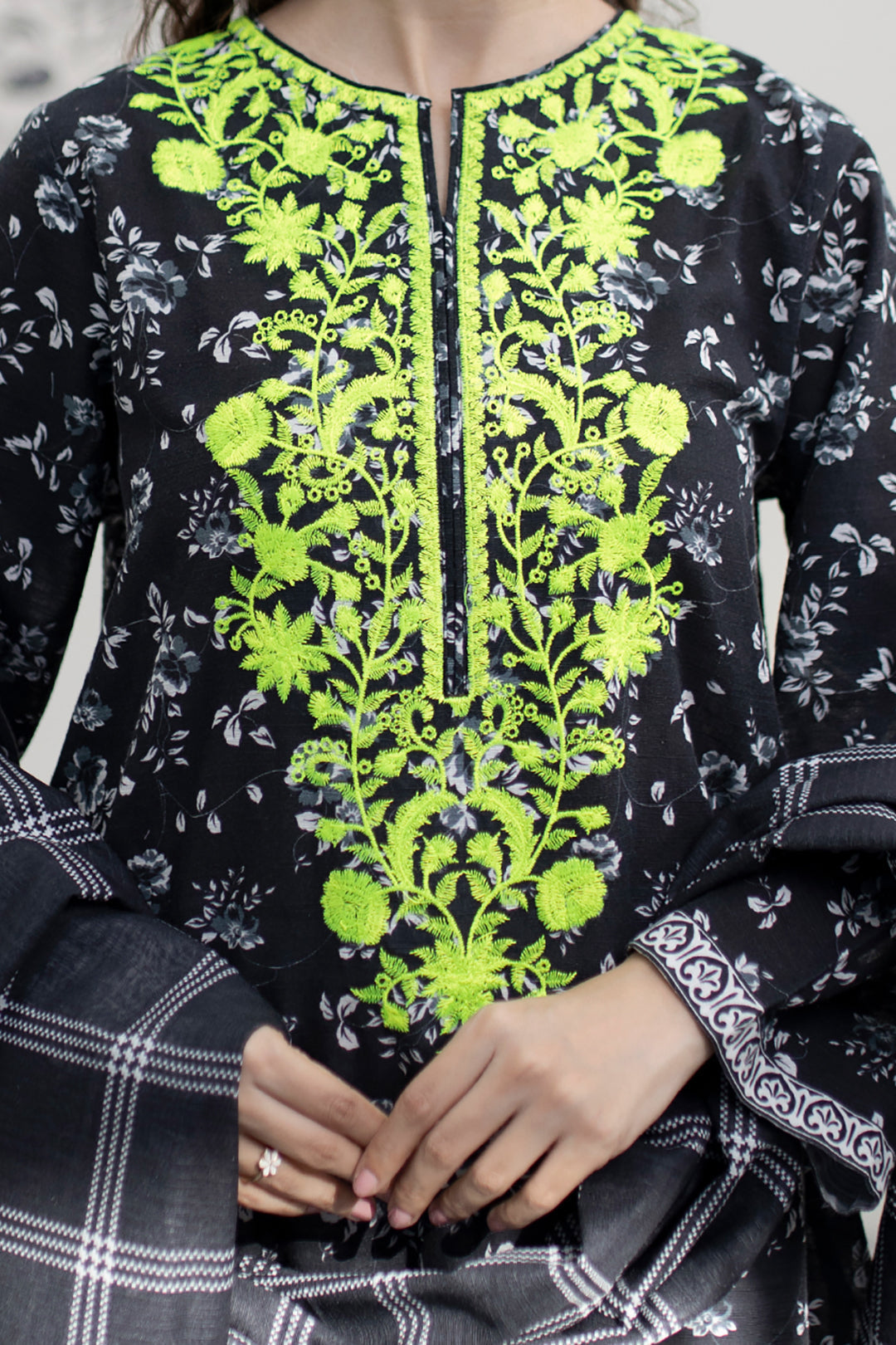 Zellbury | Winter Pret | Embroidered Kurta Dupatta - 1525 - by - Libasekhas UK - Registered Vendor of : Zellbury Women - 100% Original Designer Dresss