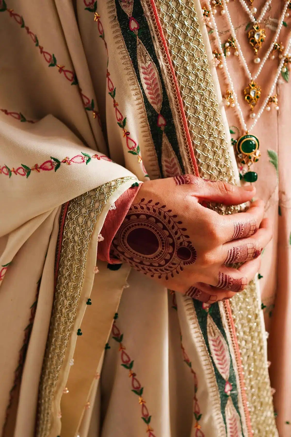 Zara ShahJahan | Winter Shawl 23 | WS23-D2 - by - Libasekhas UK - Registered Vendor of : Zara Shahjahan - 100% Original Designer Dresss