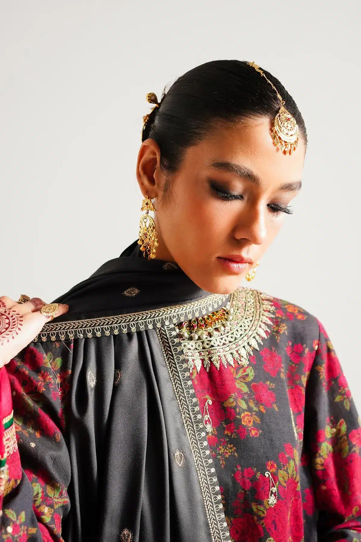Zara ShahJahan | Winter Shawl 23 | WS23-D3 - by - Libasekhas UK - Registered Vendor of : Zara Sahjahan - 100% Original Designer Dresss