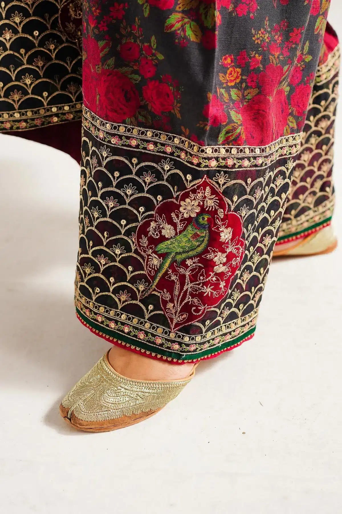 Zara ShahJahan | Winter Shawl 23 | WS23-D3 - by - Libasekhas UK - Registered Vendor of : Zara Sahjahan - 100% Original Designer Dresss
