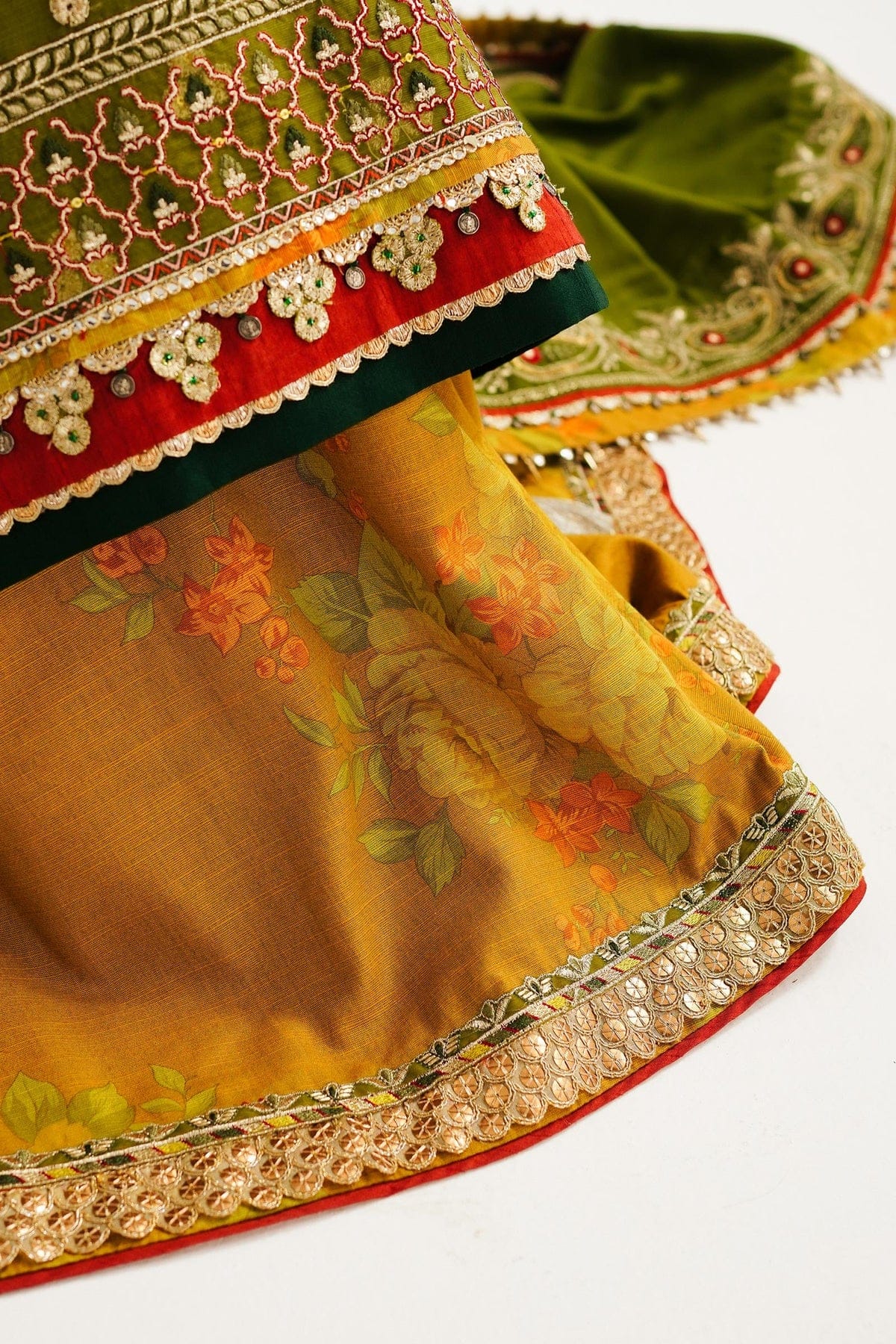 Zara ShahJahan | Winter Shawl 23 | WS23-D6 - Libasekhas