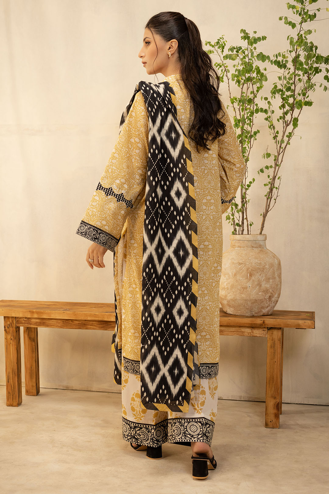 Zellbury | Unstitched 3 Piece Lawn | Shirt Shalwar Dupatta - 0130 - by - Libasekhas UK - Registered Vendor of : Zellbury Women - 100% Original Designer Dresss