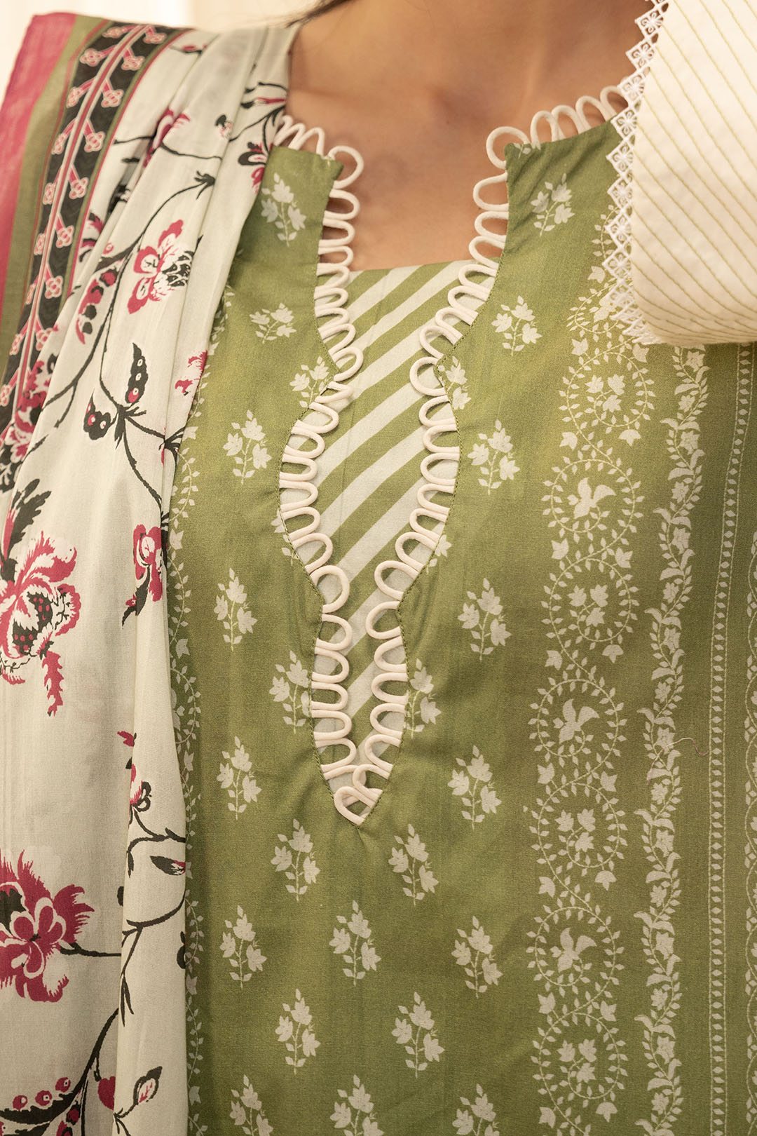 Zellbury | Unstitched 3 Piece Lawn | Shirt Shalwar Dupatta - 0134 - by - Libasekhas UK - Registered Vendor of : Zellbury Women - 100% Original Designer Dresss