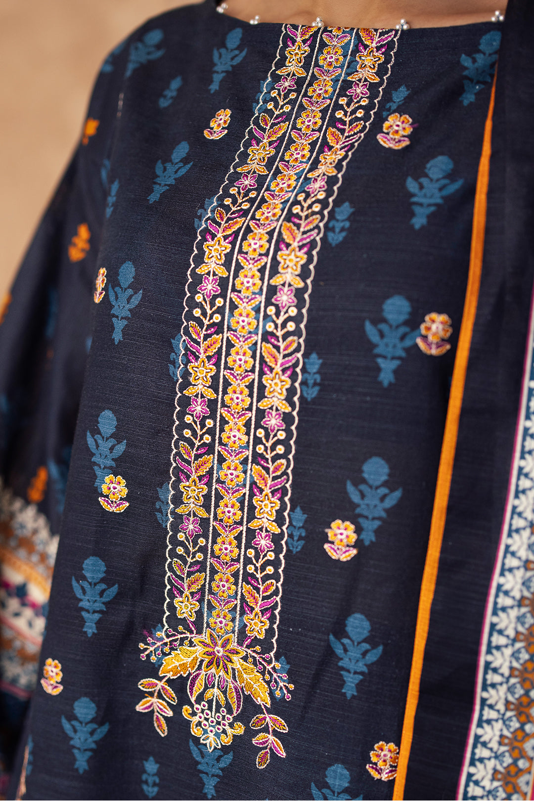 Zellbury | Unstitched 3 Piece Khaddar | Embroidered Shirt Shalwar Dupatta - 0225 - by - Libasekhas UK - Registered Vendor of : Zellbury Women - 100% Original Designer Dresss