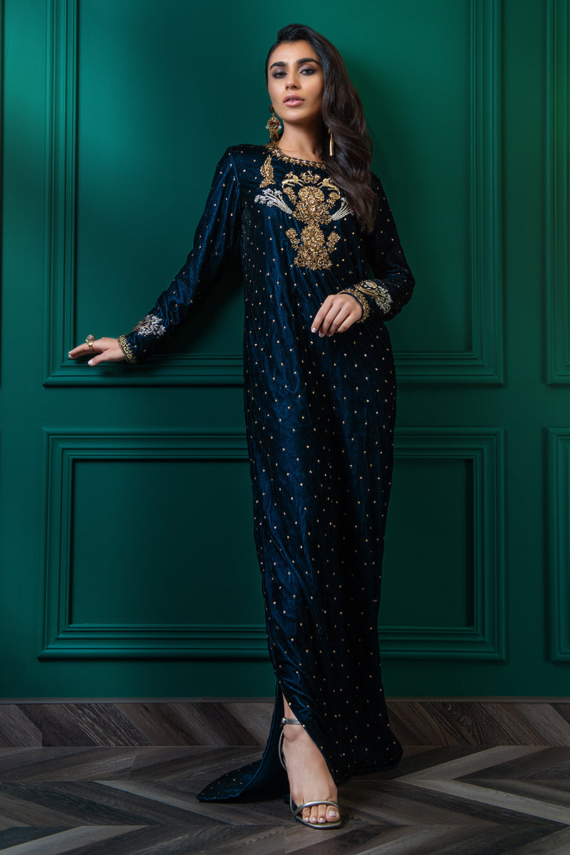 Wardha Saleem | Velvets Winter Fall 24 |  Shikar Gah 2 - by - Libasekhas UK - Registered Vendor of : Wardha Saleem - 100% Original Designer Dresss