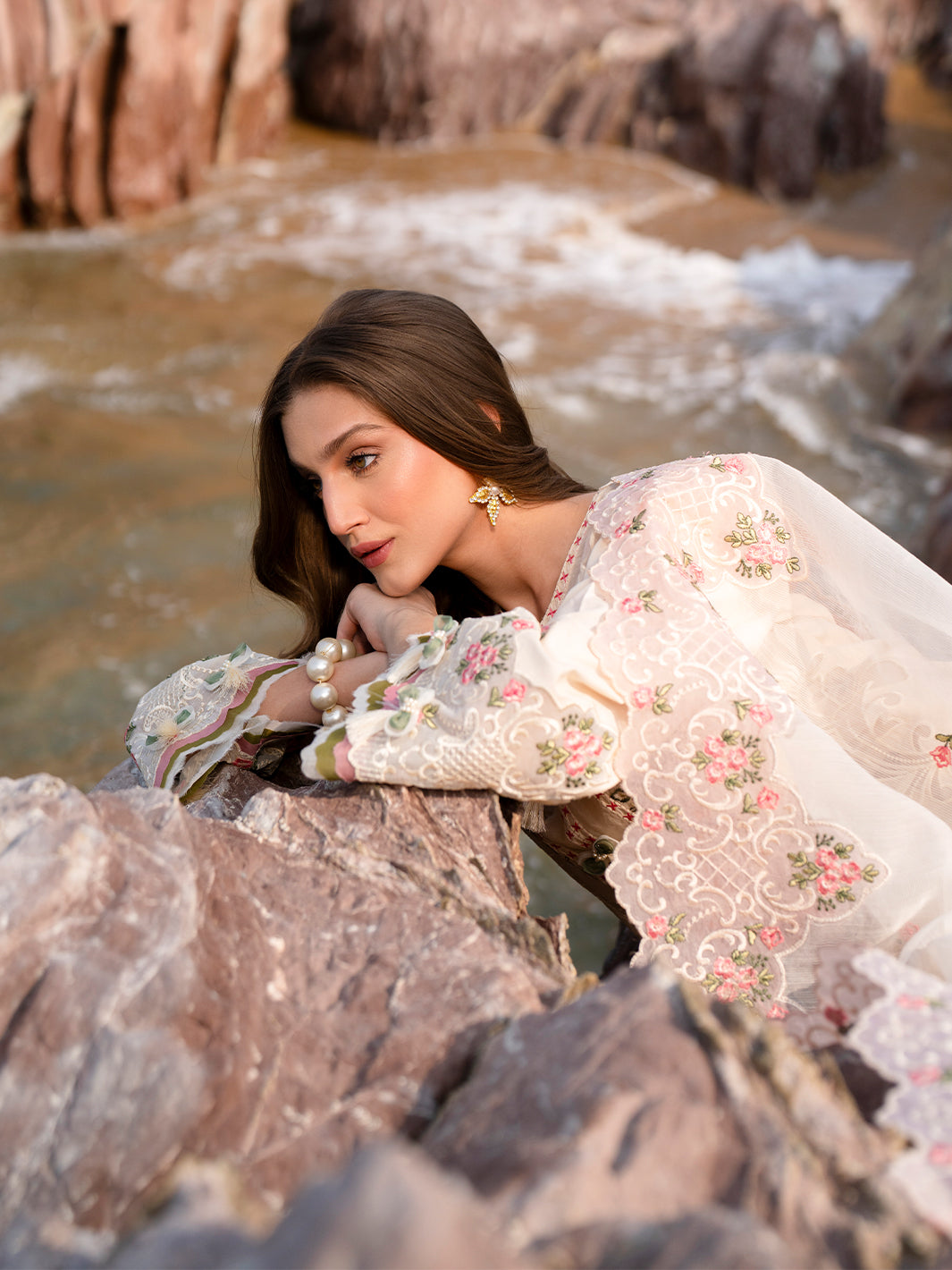 Mahnur | Sirena Luxury Lawn 25 | Wisteria - by - Libasekhas UK - Registered Vendor of : Mahnur - 100% Original Designer Dresss