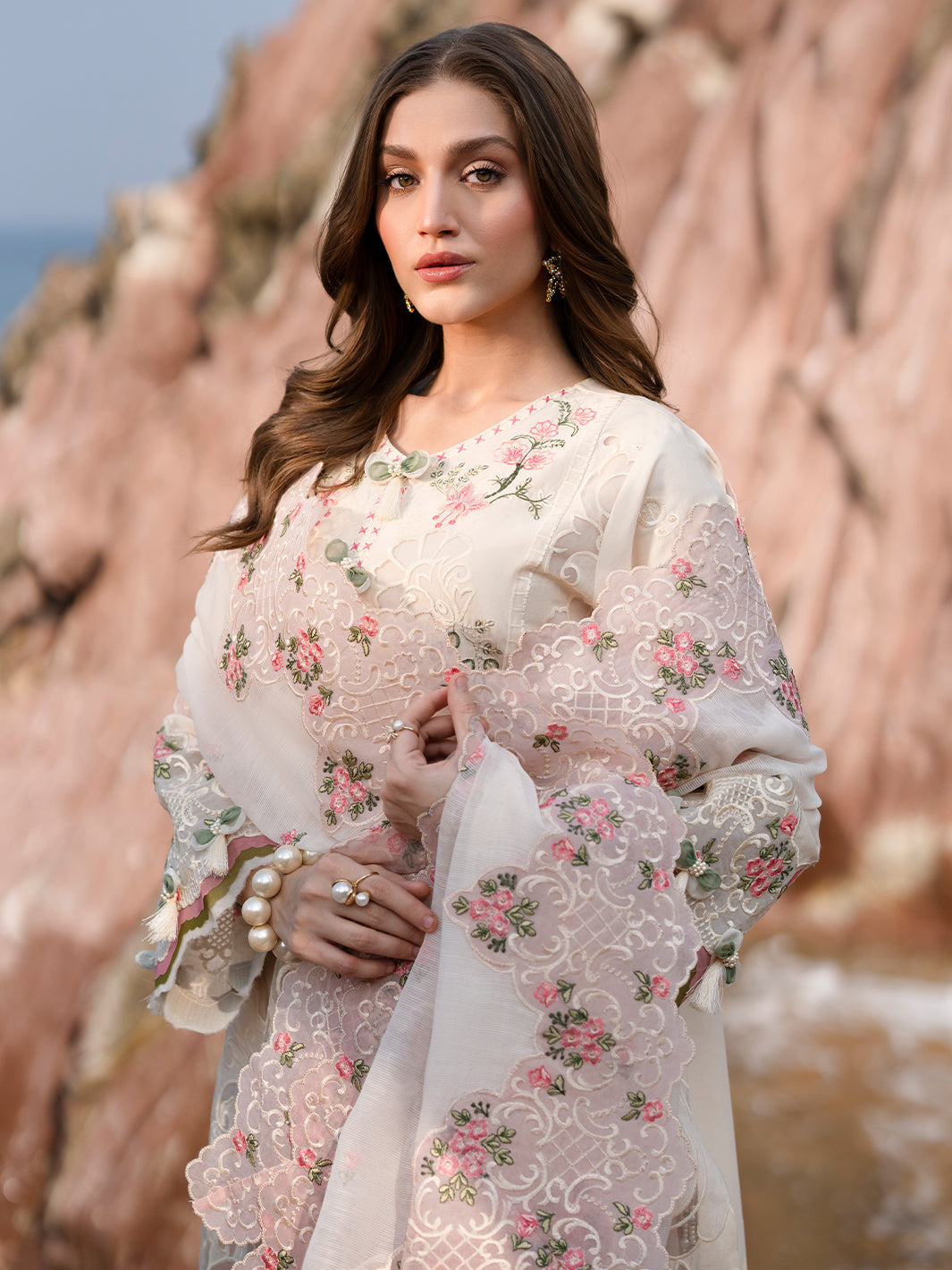 Mahnur | Sirena Luxury Lawn 25 | Wisteria - by - Libasekhas UK - Registered Vendor of : Mahnur - 100% Original Designer Dresss