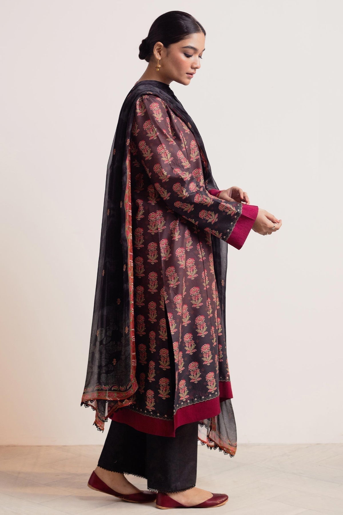 Zara Shahjahan | Coco Prints 24 | SURKH-D9 - by - Libasekhas UK - Registered Vendor of : Zara Shahjahan - 100% Original Designer Dresss
