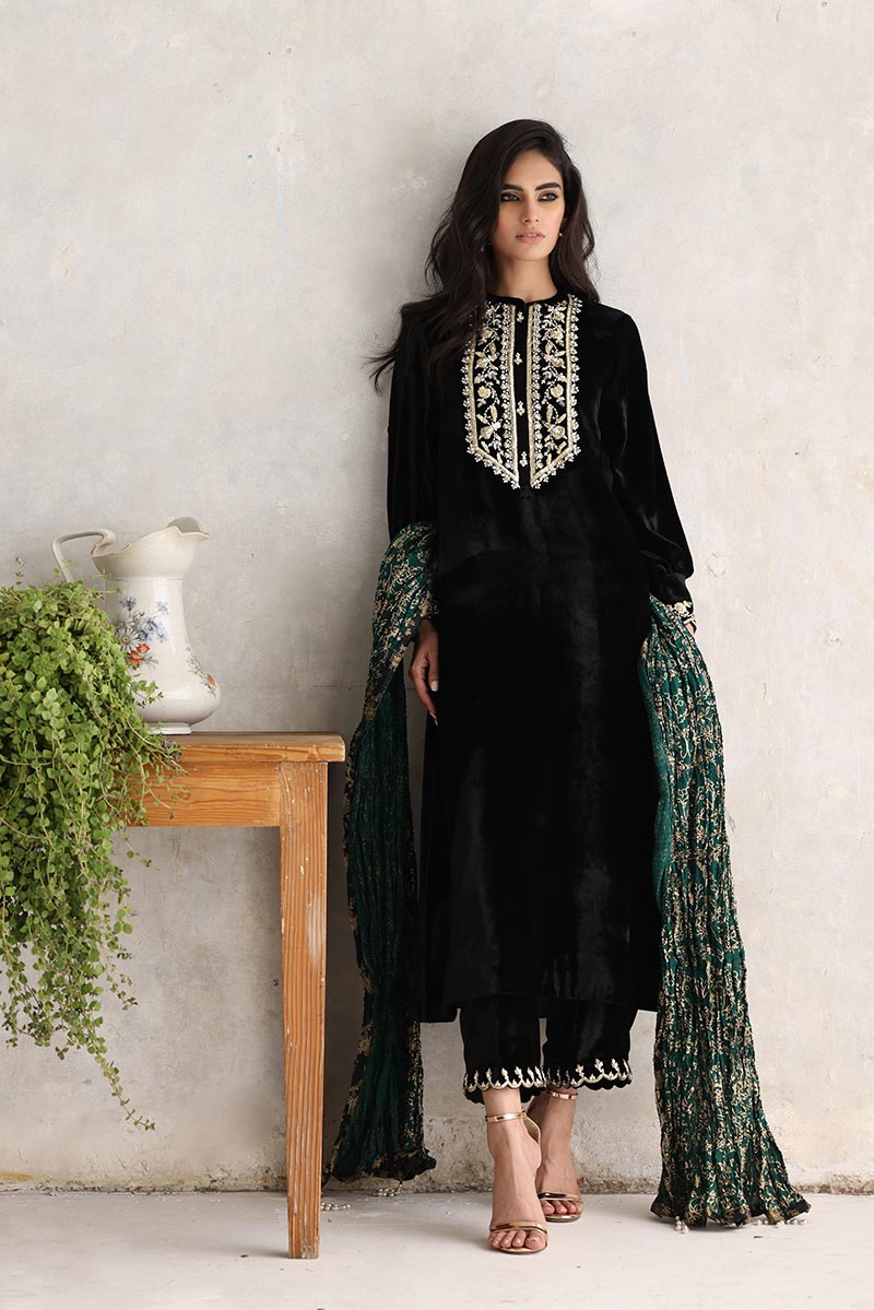 Sana Abbas | Velvet Formals | ZAAI - by - Libasekhas UK - Registered Vendor of : Sana Abbas - 100% Original Designer Dresss