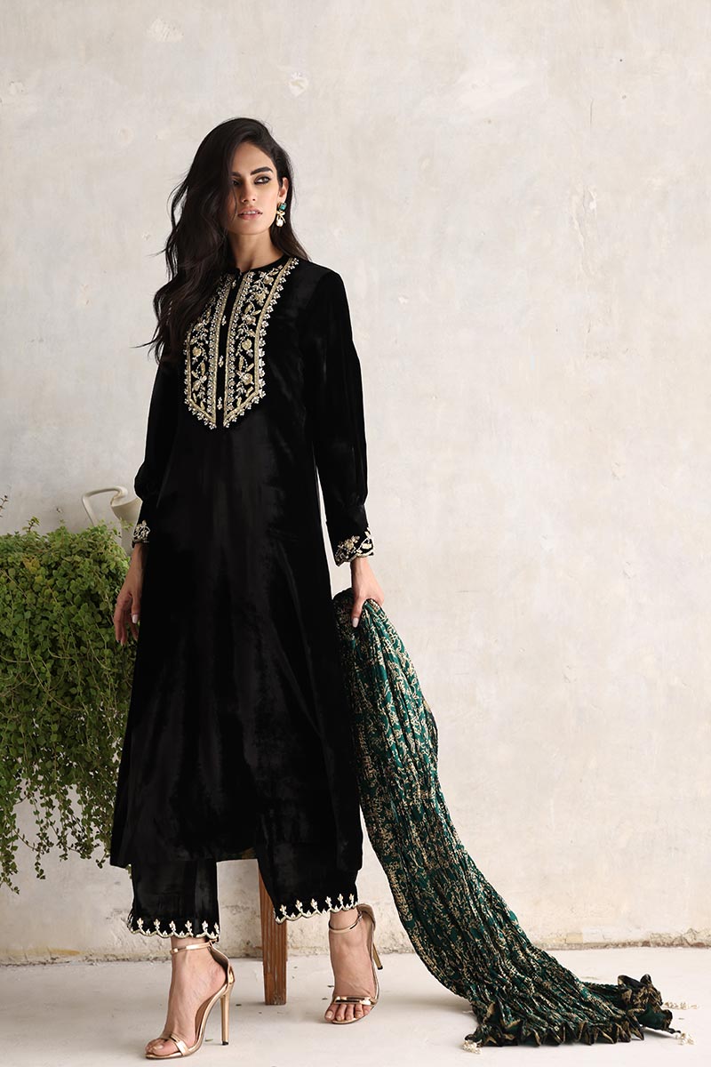 Sana Abbas | Velvet Formals | ZAAI - by - Libasekhas UK - Registered Vendor of : Sana Abbas - 100% Original Designer Dresss