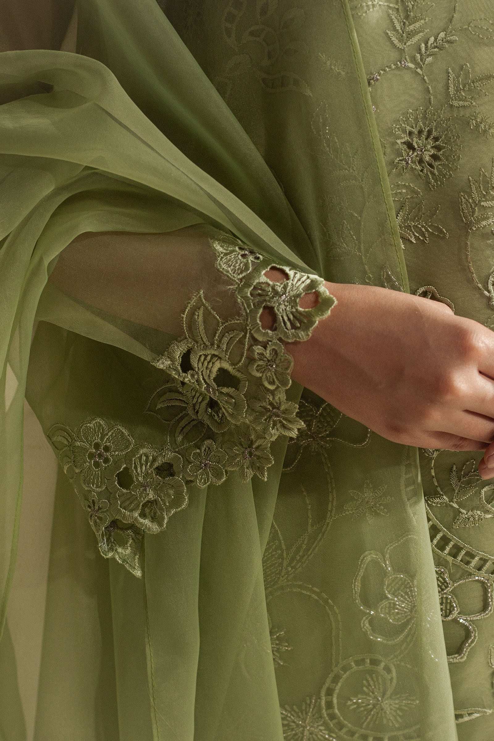Zara Shahjahan | Fall Festive 24 | ZC-2074 - by - Libasekhas UK - Registered Vendor of : Zara Shahjahan - 100% Original Designer Dresss