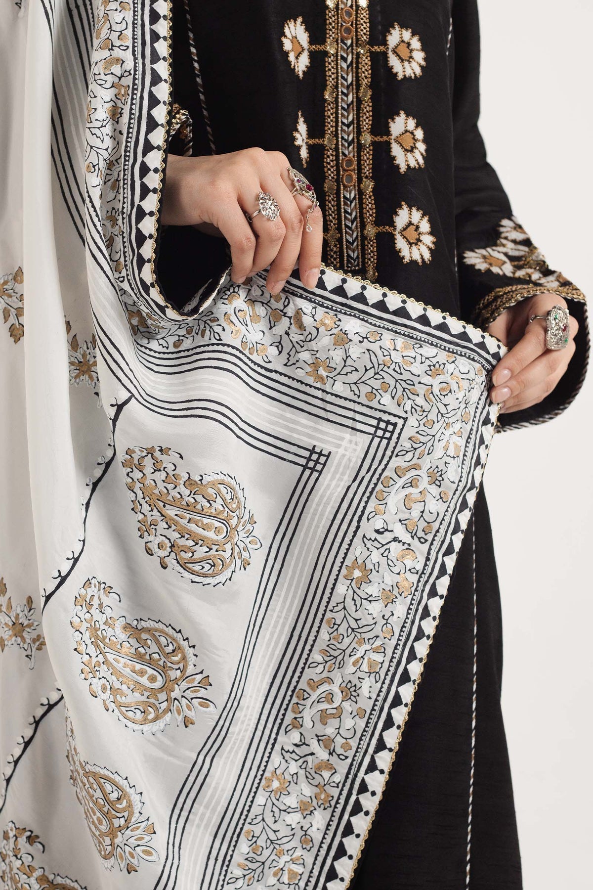 Zara Shahjahan | Handcrafted Suits | ZHC-048 - by - Libasekhas UK - Registered Vendor of : Zara Shahjahan - 100% Original Designer Dresss