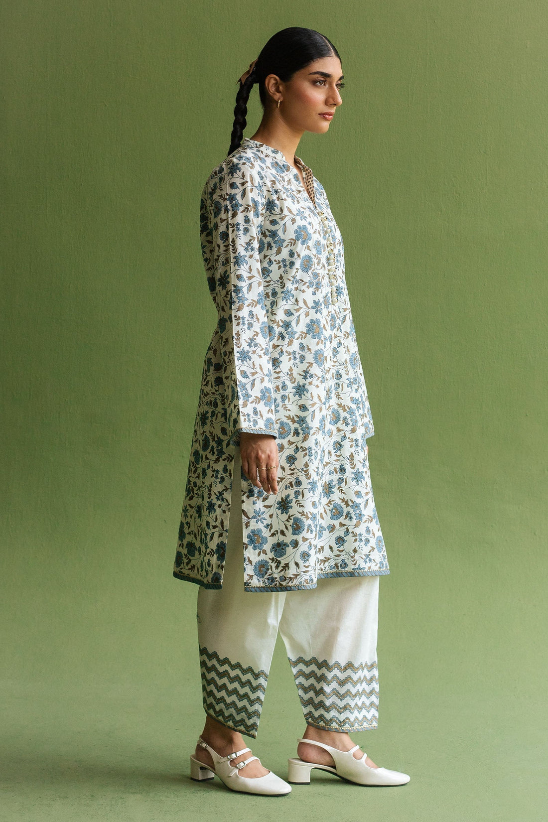 Zara Shahjahan | Handcrafted Suits | ZHC-051 - by - Libasekhas UK - Registered Vendor of : Zara Shahjahan - 100% Original Designer Dresss