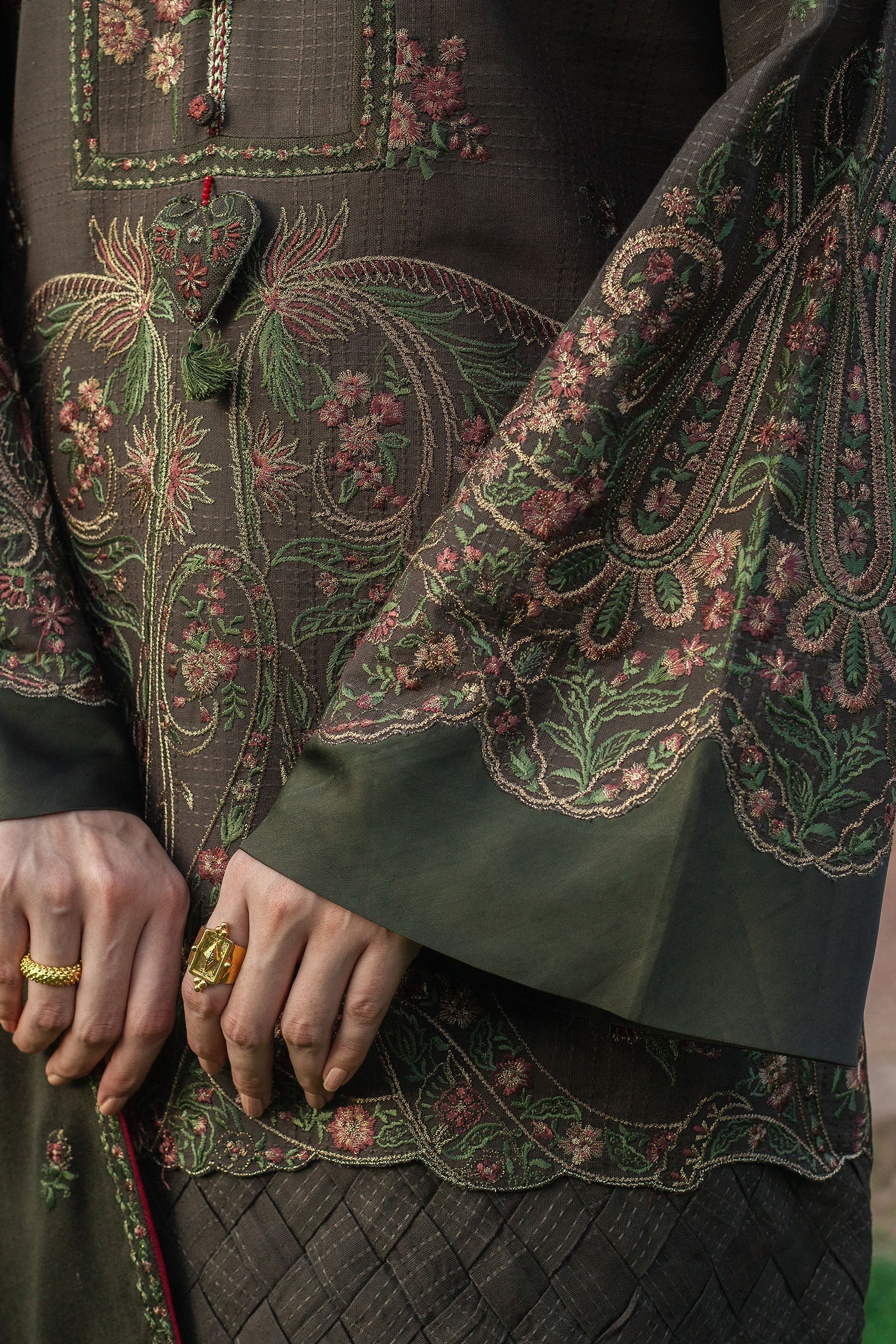 Zara Shahjahan | Winter 24 |  ZOHREH-D5 - by - Libasekhas UK - Registered Vendor of : Zara Sahjahan - 100% Original Designer Dresss