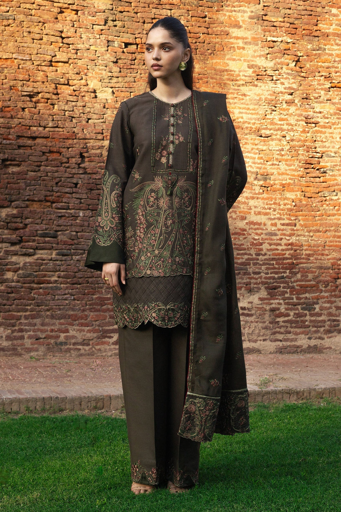 Zara Shahjahan | Winter 24 |  ZOHREH-D5 - by - Libasekhas UK - Registered Vendor of : Zara Sahjahan - 100% Original Designer Dresss