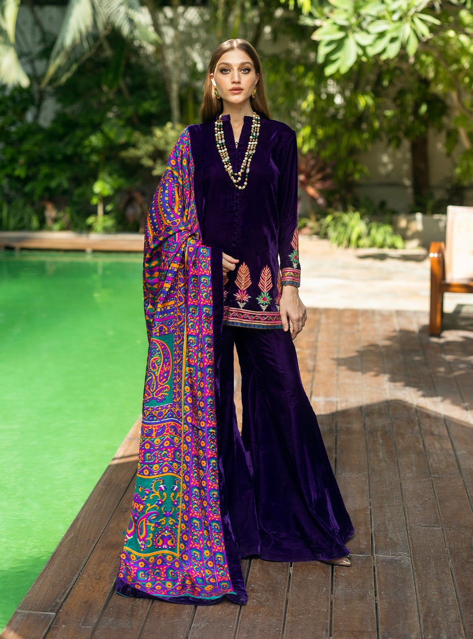 Zainab Chottani | Makhmal Luxe Pret | Habibeh - by - Libasekhas UK - Registered Vendor of : Zainab Chottani - 100% Original Designer Dresss