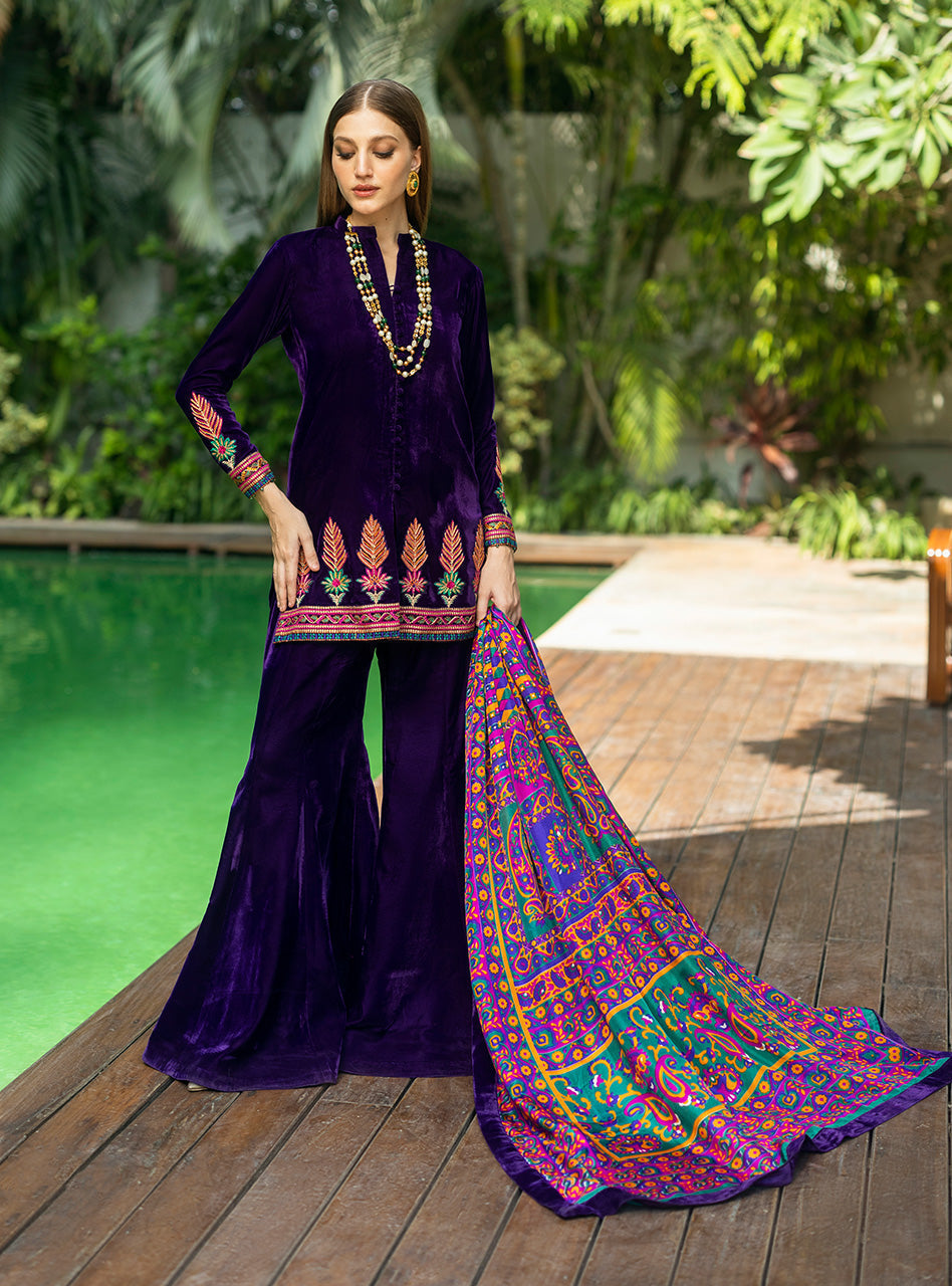 Zainab Chottani | Makhmal Luxe Pret | Habibeh - by - Libasekhas UK - Registered Vendor of : Zainab Chottani - 100% Original Designer Dresss