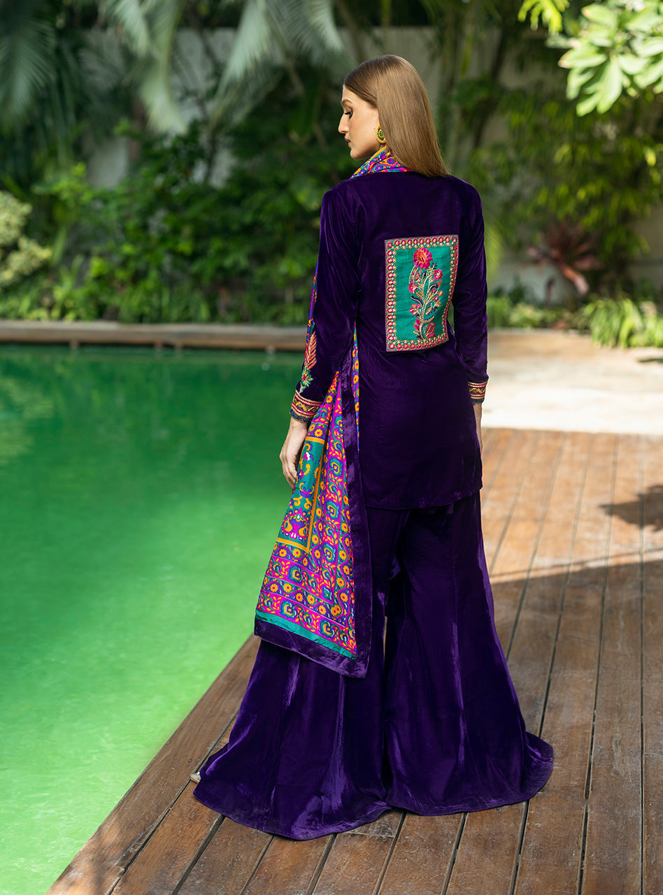 Zainab Chottani | Makhmal Luxe Pret | Habibeh - by - Libasekhas UK - Registered Vendor of : Zainab Chottani - 100% Original Designer Dresss