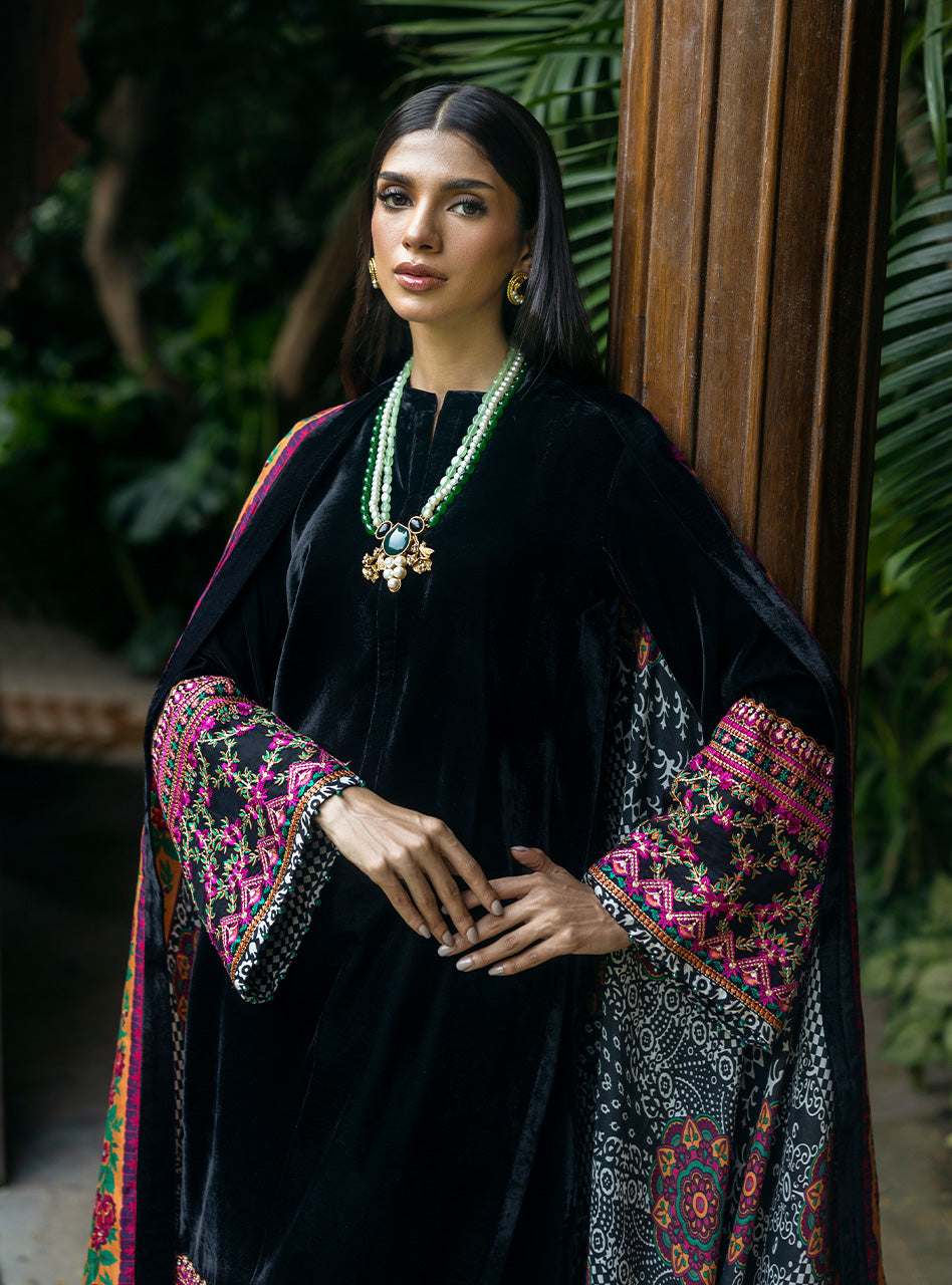 Zainab Chottani | Makhmal Luxe Pret | Ghazaleh - by - Libasekhas UK - Registered Vendor of : Zainab Chottani - 100% Original Designer Dresss