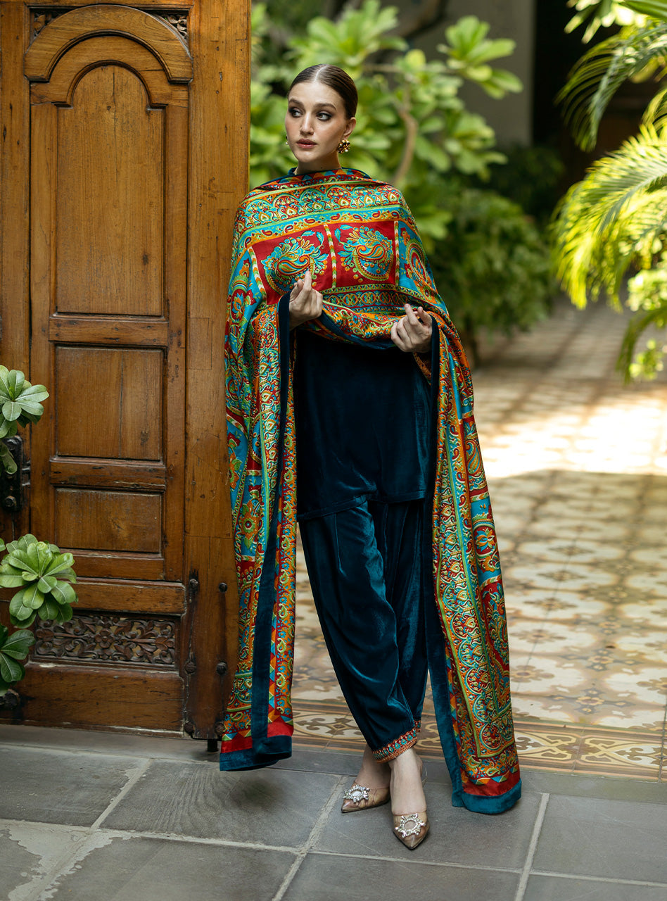Zainab Chottani | Makhmal Luxe Pret | Avizeh - by - Libasekhas UK - Registered Vendor of : Zainab Chottani - 100% Original Designer Dresss